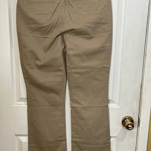 Aeropostale Classic Khakis 10 Short - Picture 2 of 4